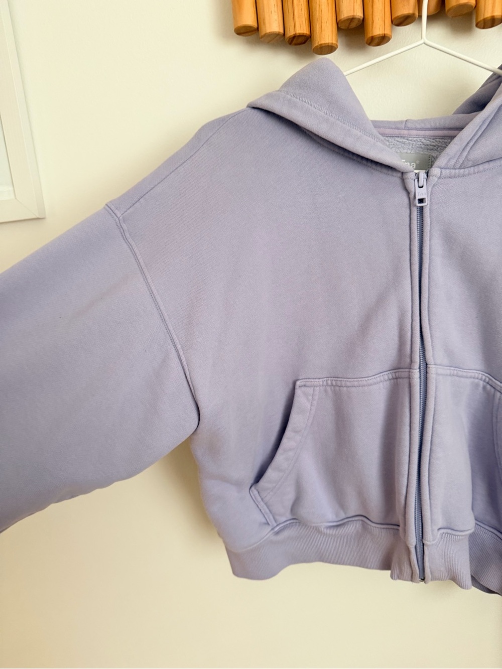 ARITZIA TNA Cropped Zip-Up Hoodie - Lavender - Picture 2 of 6